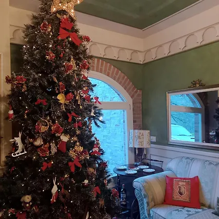 Casa Dell'orso فندق مبيت وإفطار 3*