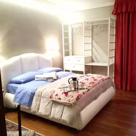 Casa Dell'orso فندق مبيت وإفطار لوريسيا