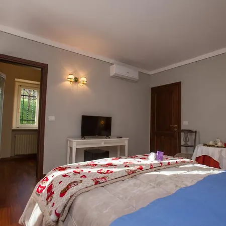 Casa Dell'orso فندق مبيت وإفطار لوريسيا